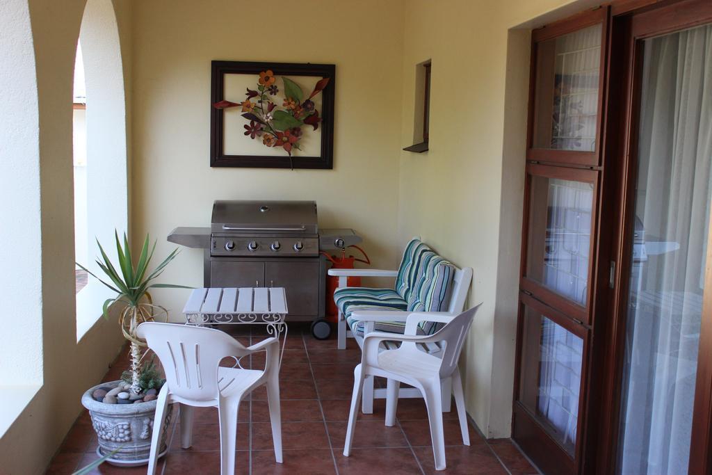 הרמנוס Smuts Ave. Guest Rooms מראה חיצוני תמונה