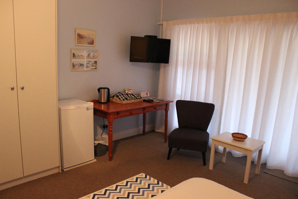 הרמנוס Smuts Ave. Guest Rooms מראה חיצוני תמונה
