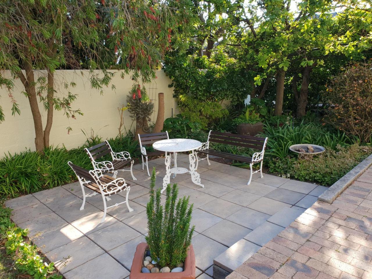 הרמנוס Smuts Ave. Guest Rooms מראה חיצוני תמונה